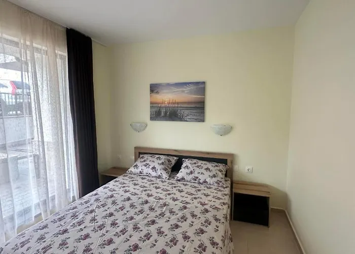 Sea View Апартамент *